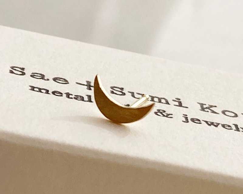 K18 Crescent moon earrings Ⅱ (one ear) - 耳环/耳夹 - 其他金属 