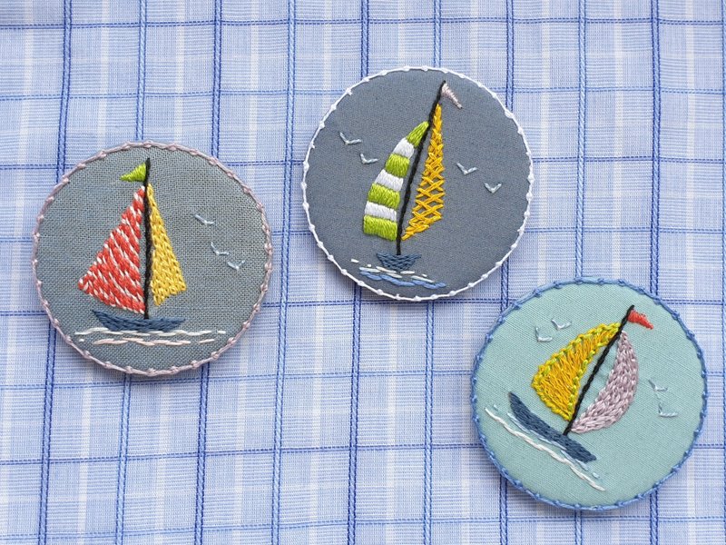 手刺绣/sailboat/帆船图案别针/ABC三款 - 胸针 - 绣线 
