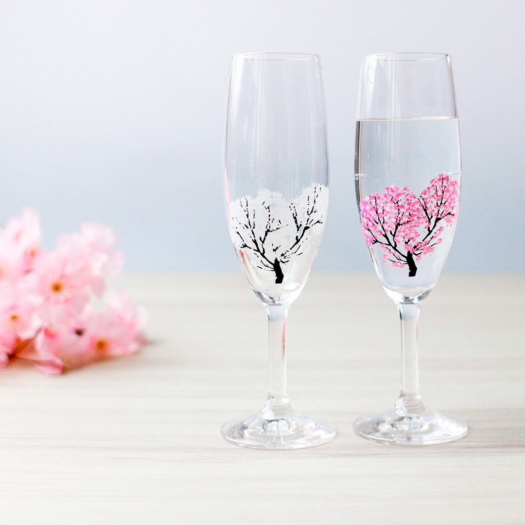 Chilling cherry blossom champagne glass pair set Enjoy the season that changes color depending on the temperature - 酒杯/酒器 - 玻璃 粉红色