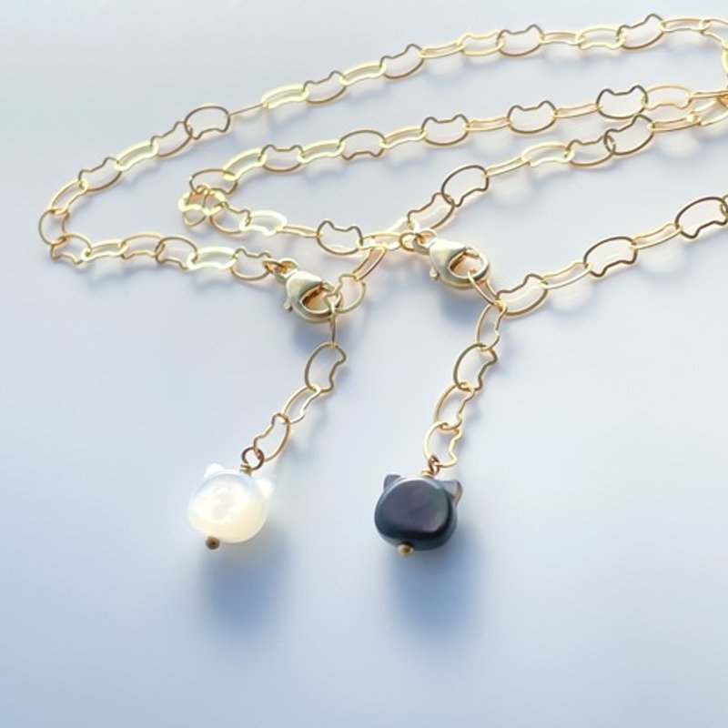 14kgf 猫咪手链 附猫咪贝壳吊饰 (黑蝶贝 或 白蝶贝) - 手链/手环 - 贝壳 金色