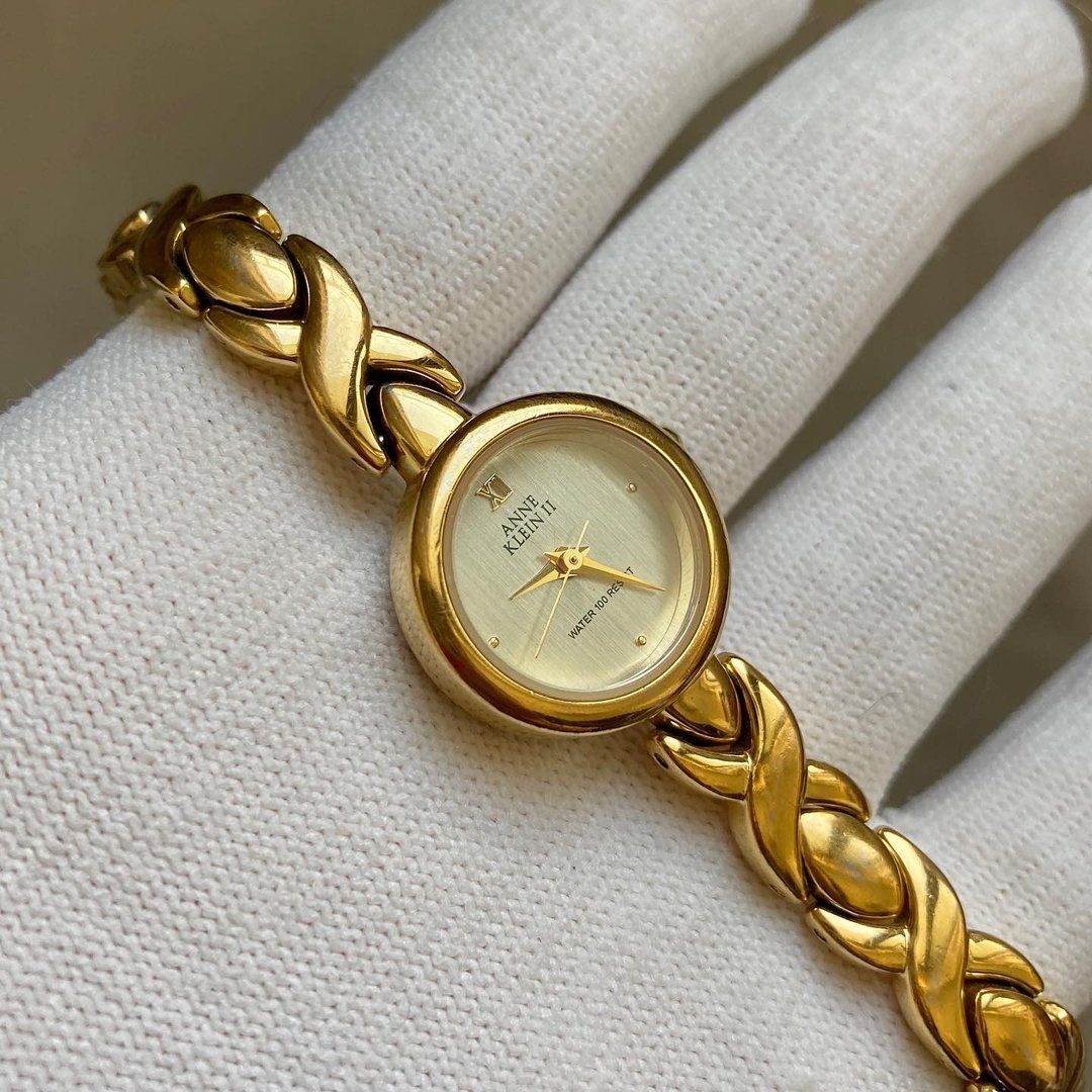 ANNE KLEIN II 金色圆形 淡雾金表盘 两针式 花形特制表带 古董表 - 女表 - 其他金属 金色