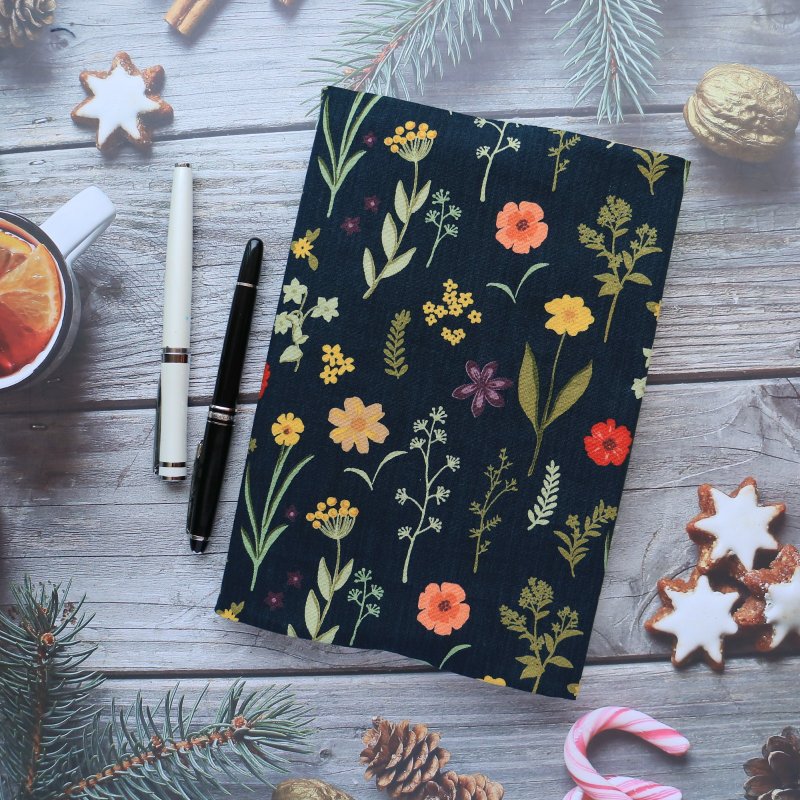 【神秘花园-黑】 书衣 可调式布书衣 手工布书衣 A5 A6 B6 20K - 书衣/书套 - 棉．麻 