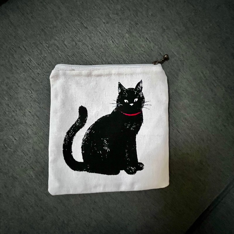 小黑猫化妆包拉链包收纳包 - 化妆包/杂物包 - 棉．麻 白色