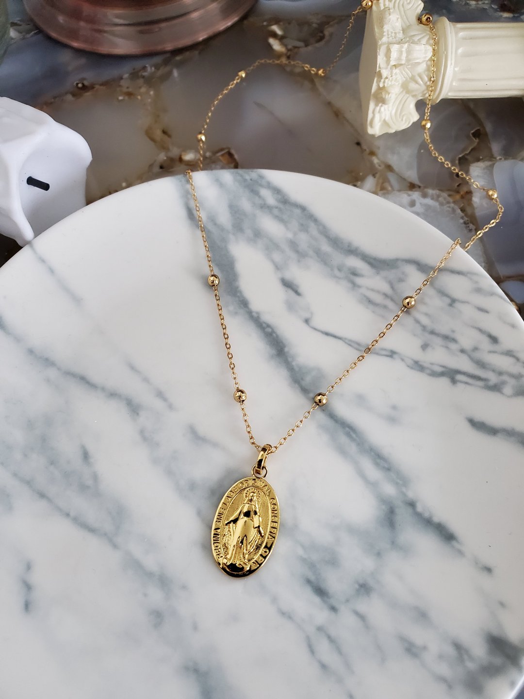 圣母项链 ~ 椭圆硬币项链 ~ 黄铜镀 18K 金项链 - 项链 - 铜/黄铜 金色