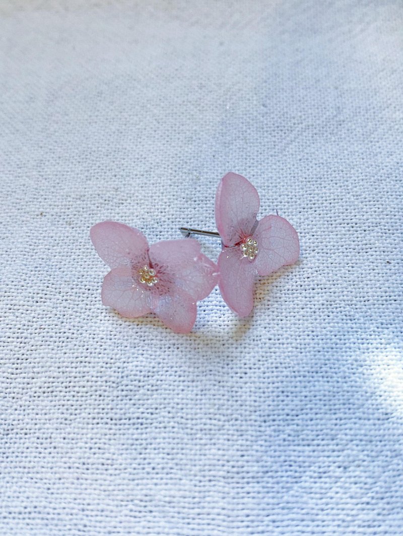 真花耳环-Love Earrings- Iight pink - 耳环/耳夹 - 植物．花 绿色