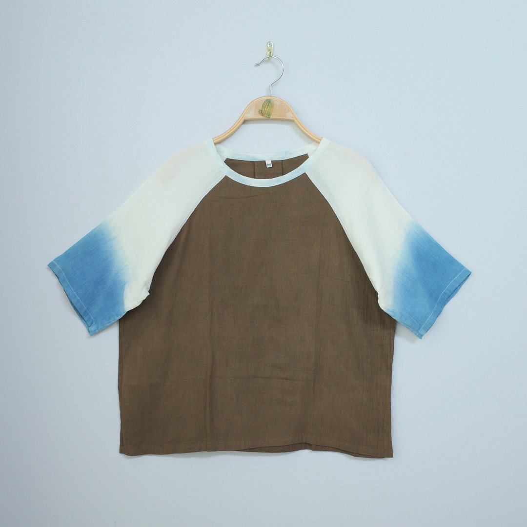 Baseball shirt / natural dyed cotton / unisex - 女装 T 恤 - 棉．麻 咖啡色
