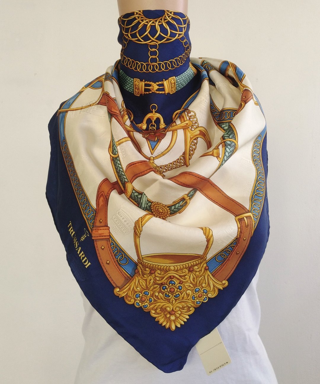 Vintage Trussardi Woven Silk Scarf, 34 x 34 inches, Italian Silk Scarf - 丝巾 - 丝．绢 蓝色