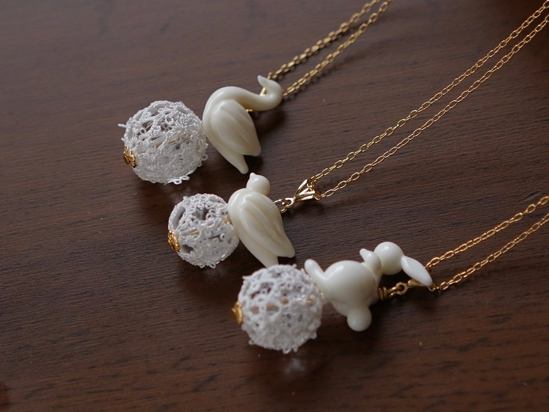Tatting Lace 手工蕾丝动物玻璃项链 - 项链 - 玻璃 白色