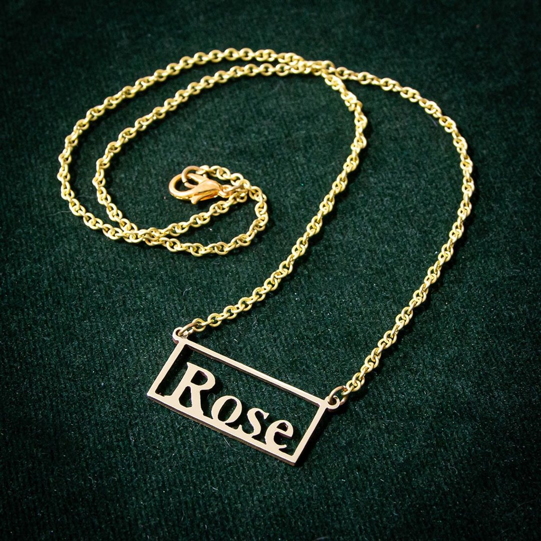 Custom NameNecklace in simple frame - 项链 - 铜/黄铜 银色