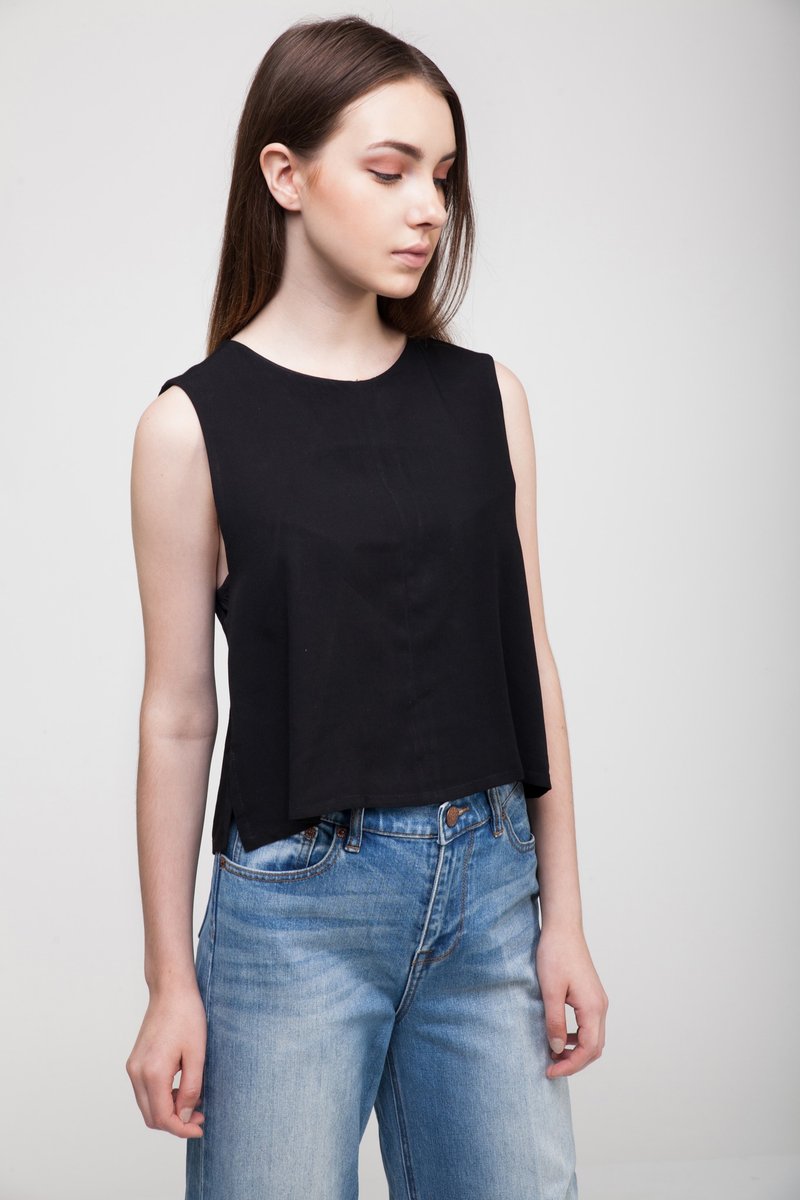 Black A-Line Sleeveless Top - 女装上衣 - 其他材质 黑色