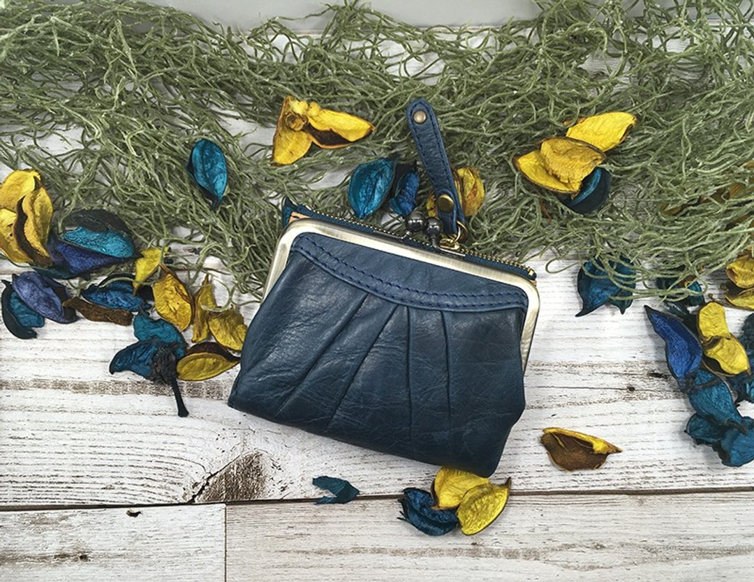 010BL Bonheur / Purses / Gamaguchi / Folded Wallet / Folded / Leather / Leather / Soft / Footprint / Half Wallet Bonheur / Coin purse / Gamaguchi / Folded wallet / Folded in half / leather / leather / soft / mouthpiece / halfwallet / Folded money package / - 皮夹/钱包 - 真皮 蓝色