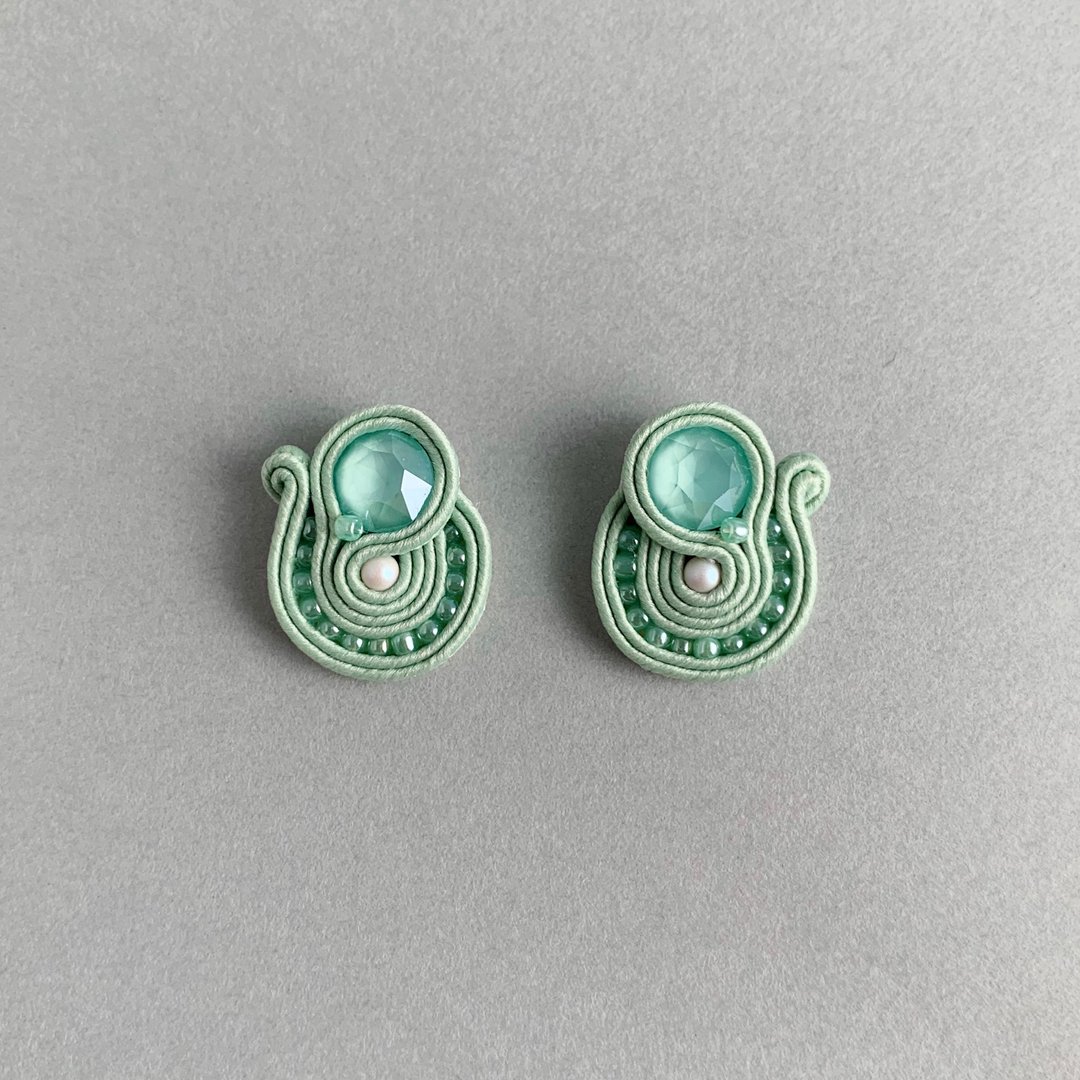 Made-to-order Clip-On available Metal allergy compatible pastel cute earrings Jade - 耳环/耳夹 - 其他材质 绿色