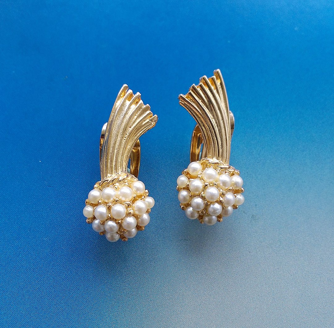 Vintage Jewelry 西洋古董饰品 优雅 小流星 仿珠 夹式耳环 - 耳环/耳夹 - 其他金属 金色