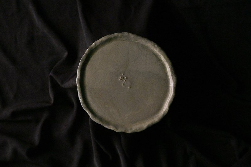 盘里有花 / 手捏甜点盘 / B - 盘子/餐盘/盘架 - 陶 