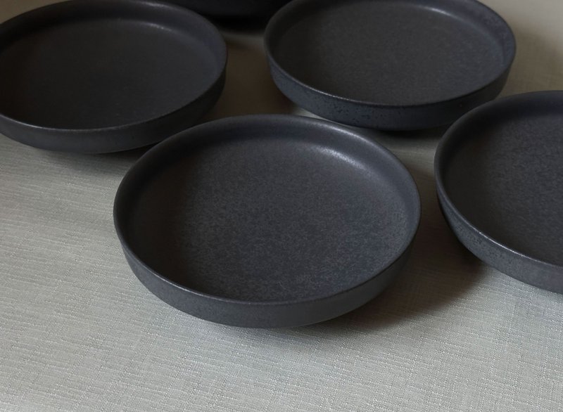 泥灰 五寸皿 - 盘子/餐盘/盘架 - 陶 