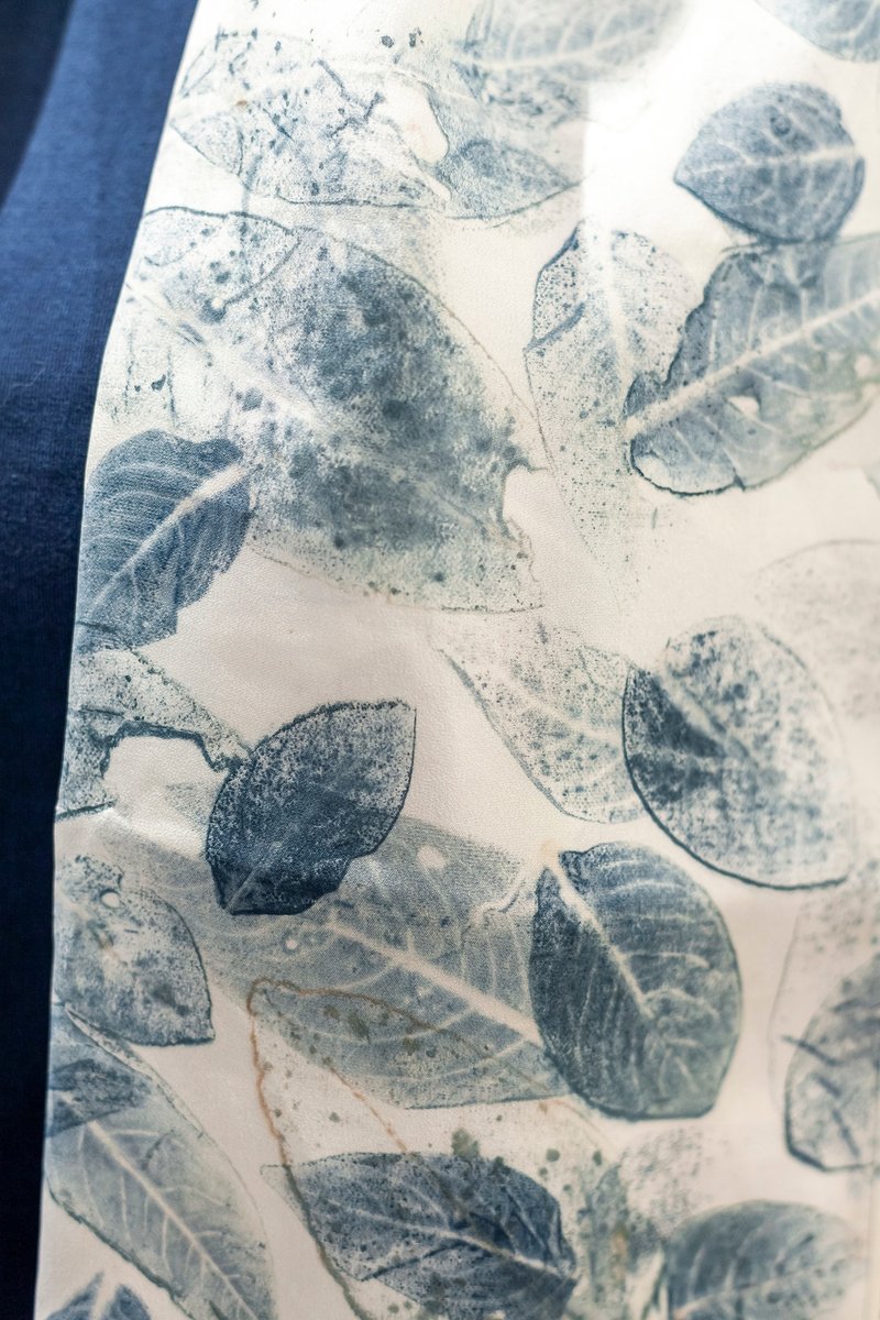 植物拓印丝质颈巾 - 丝巾 - 丝．绢 蓝色