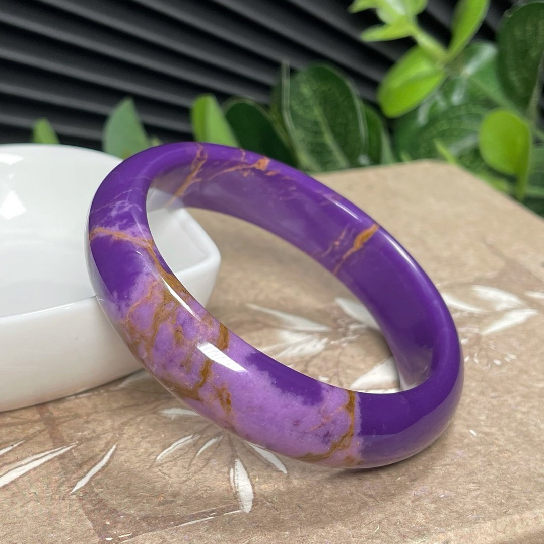优质梦幻紫云母手镯56MM 高瓷异象飘花情人石手环 色泽浓郁优雅 - 手链/手环 - 半宝石 紫色