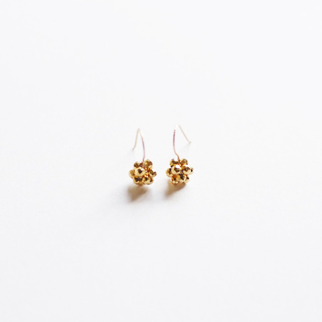 [14KGF] Hematite Belly Sparkle Earrings - 耳环/耳夹 - 半宝石 金色