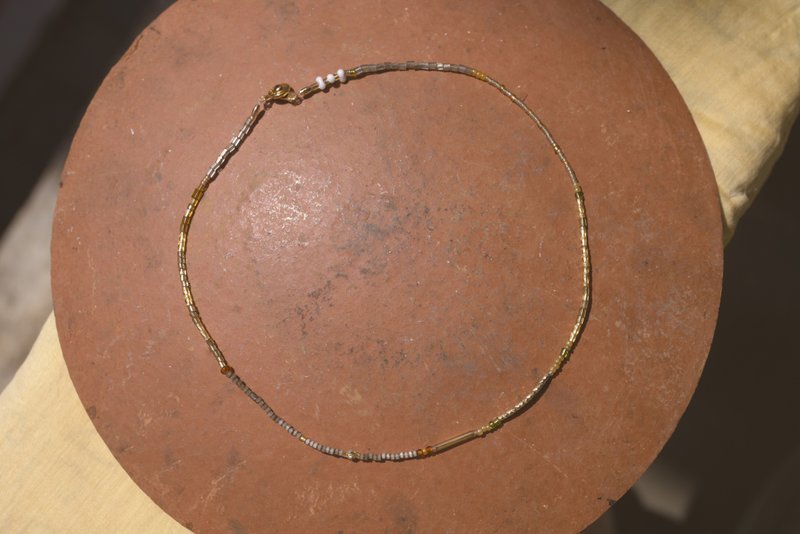 Golden Sunset 落日的金黄串珠短项链 - 颈链 - 玻璃 金色