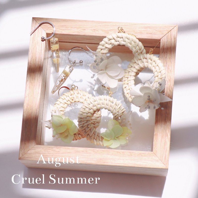 干燥花耳环 干燥花 永生花 草编夏日感绣球花耳环 手作饰品 - 耳环/耳夹 - 亚麻 白色