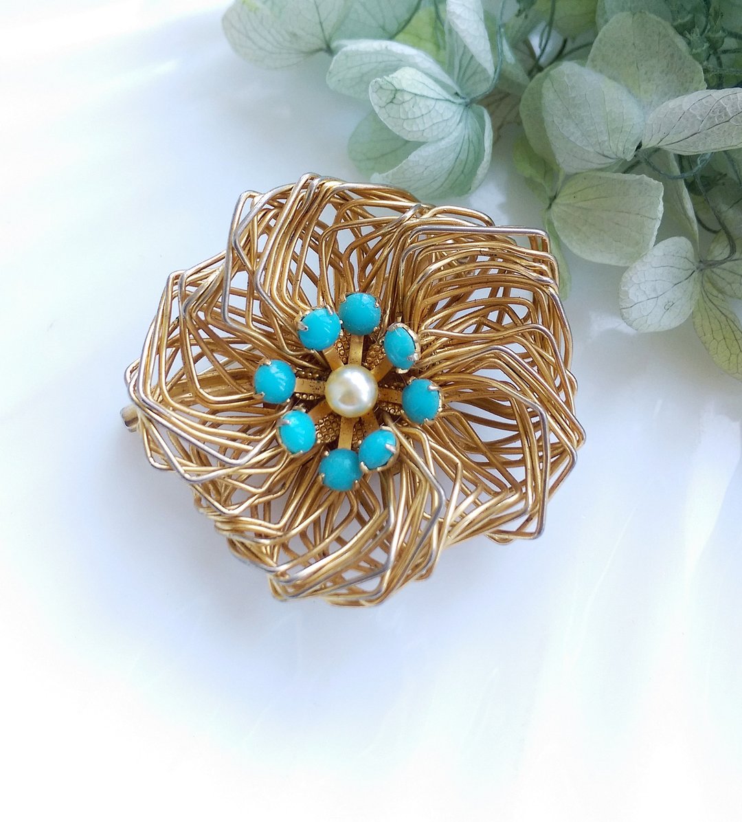 Vintage Jewelry 西洋古董饰品 立体线条 金属缠绕 花朵 别针 - 徽章/别针 - 其他金属 金色