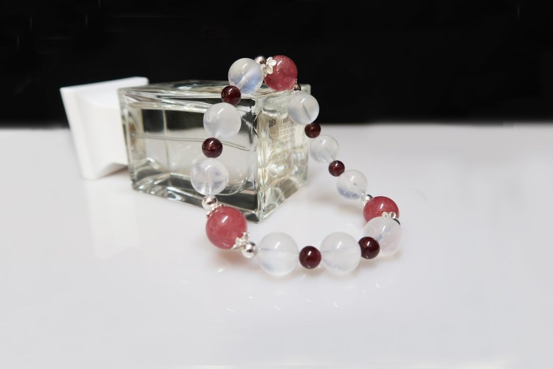 【莓果冰冻】蓝月光 白月光 拉长石 草莓晶 石榴石 手链 - 手链/手环 - 宝石 白色