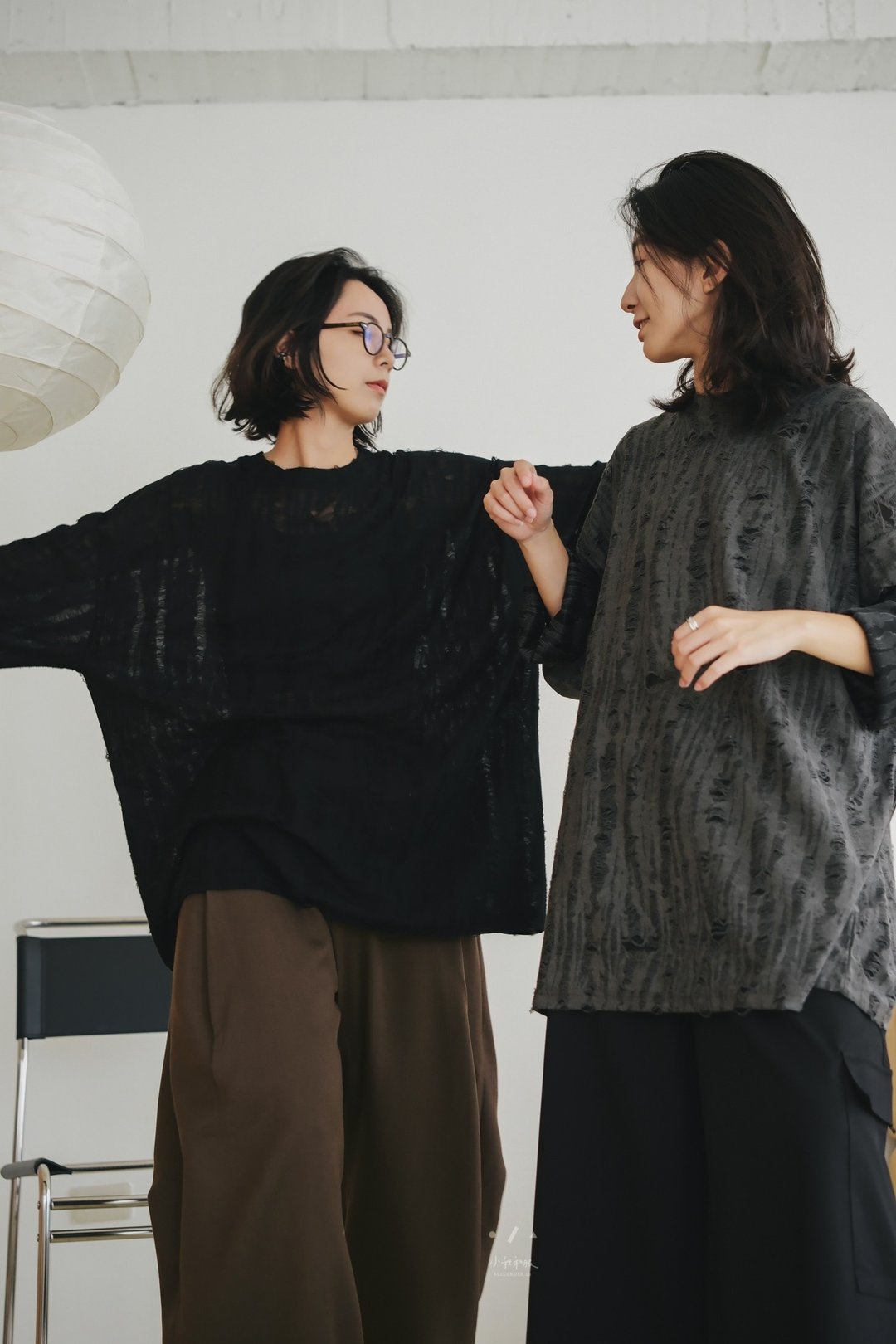 钟楼怪人破损宽松上衣 - 2色 - 损黑 - 女装上衣 - 其他人造纤维 黑色