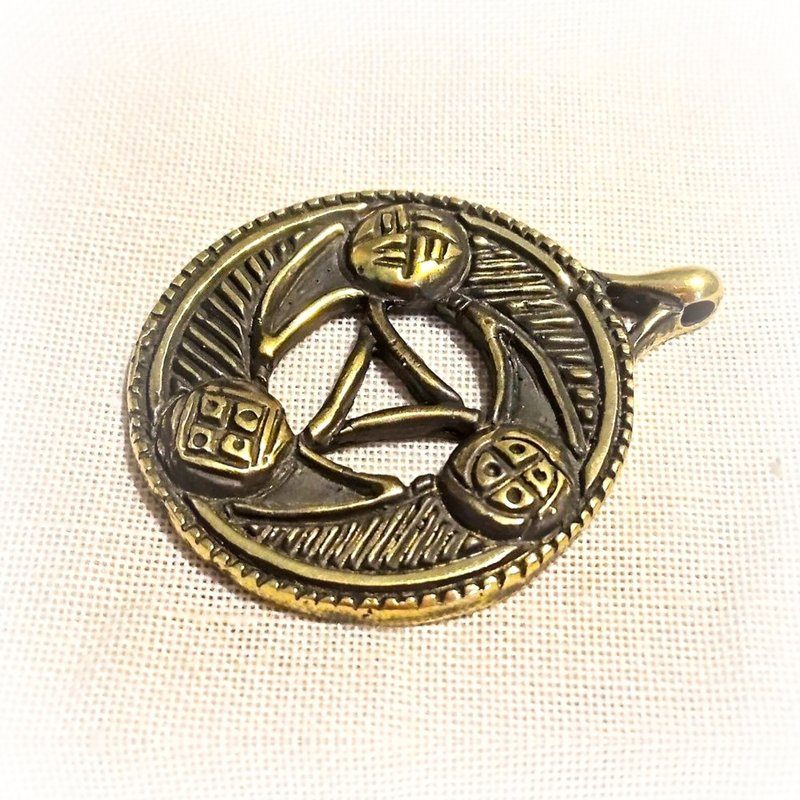 Ukraine brass pendant,Vintage Brass pendant,trypillian symbol,ukrainian jewelry - 吊饰 - 铜/黄铜 金色