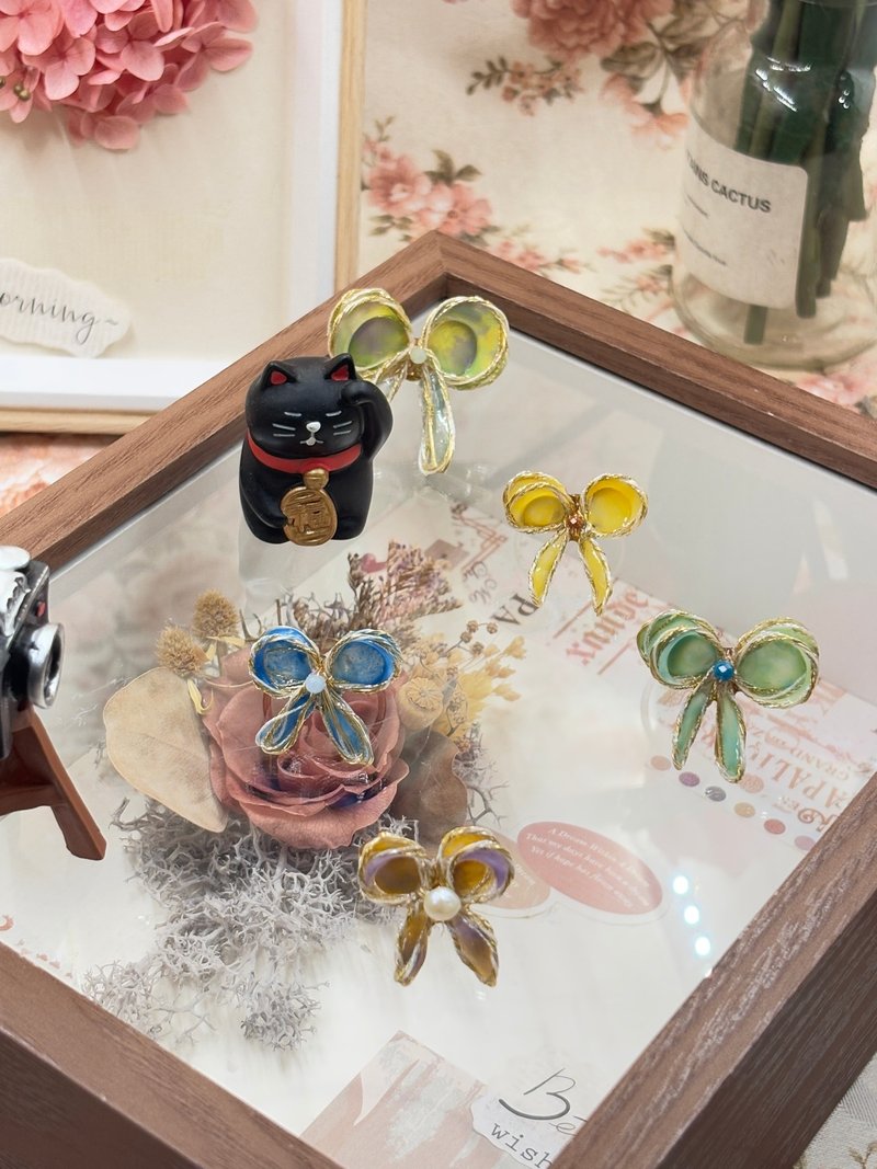 【UV造花液】法式蝴蝶结戒指-可调整戒围 - 戒指 - 树脂 