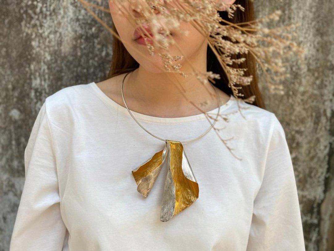Gold coated folded leaves collar necklace (N0123) - 项链 - 银 银色