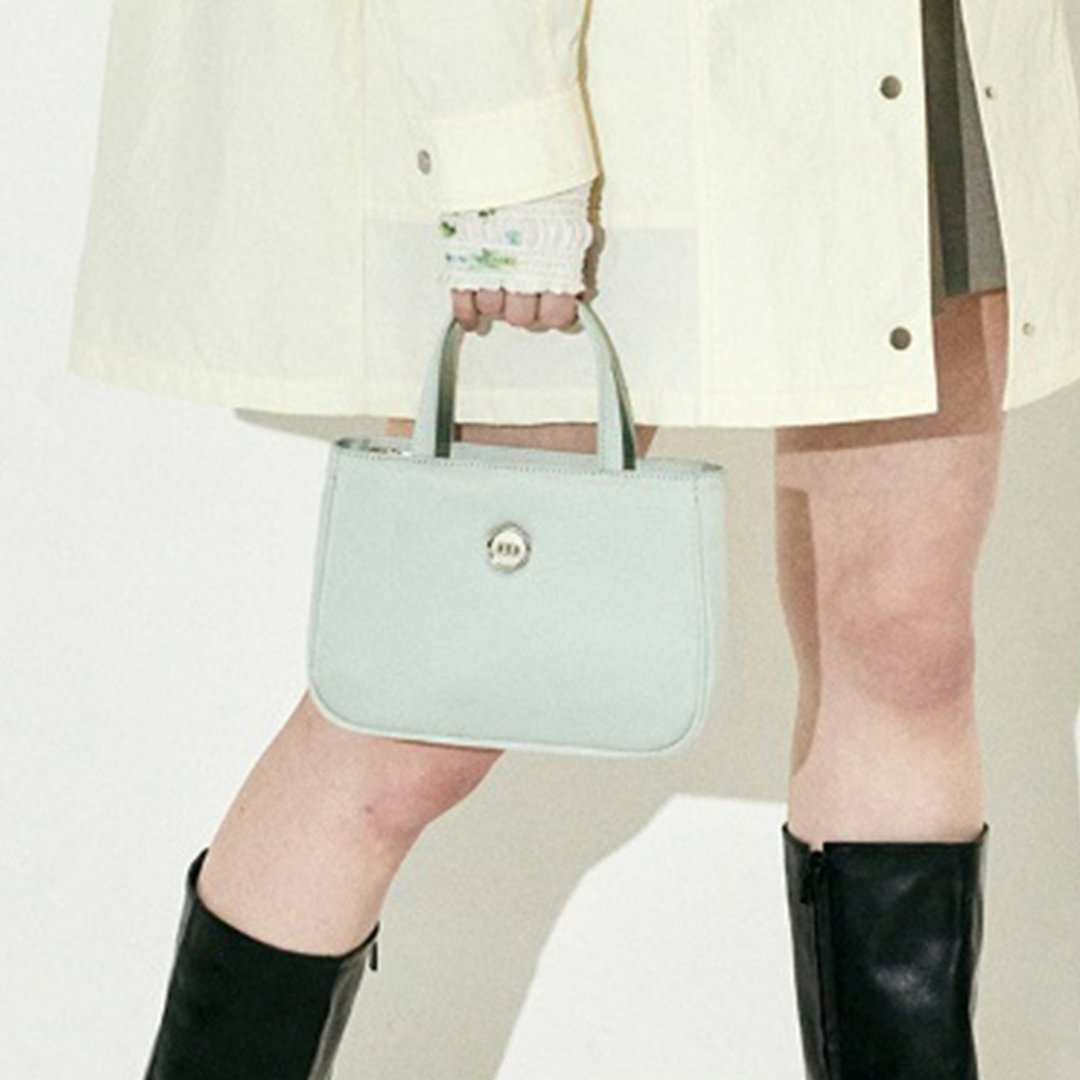 Korean Untidy Satin Mini Bag - 手提包/手提袋 - 人造皮革 