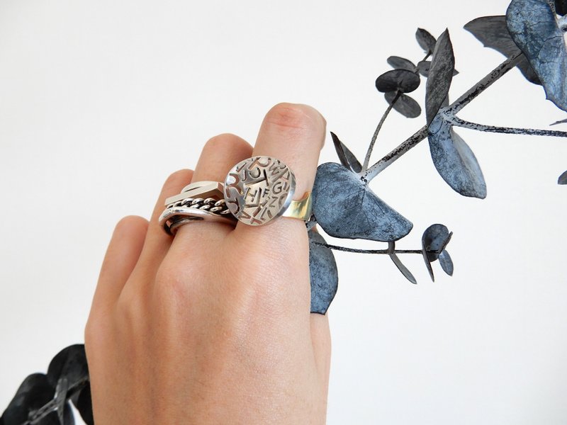 【Order Production】 Alphabet Motif Combination / silver × brass - 戒指 - 其他金属 银色