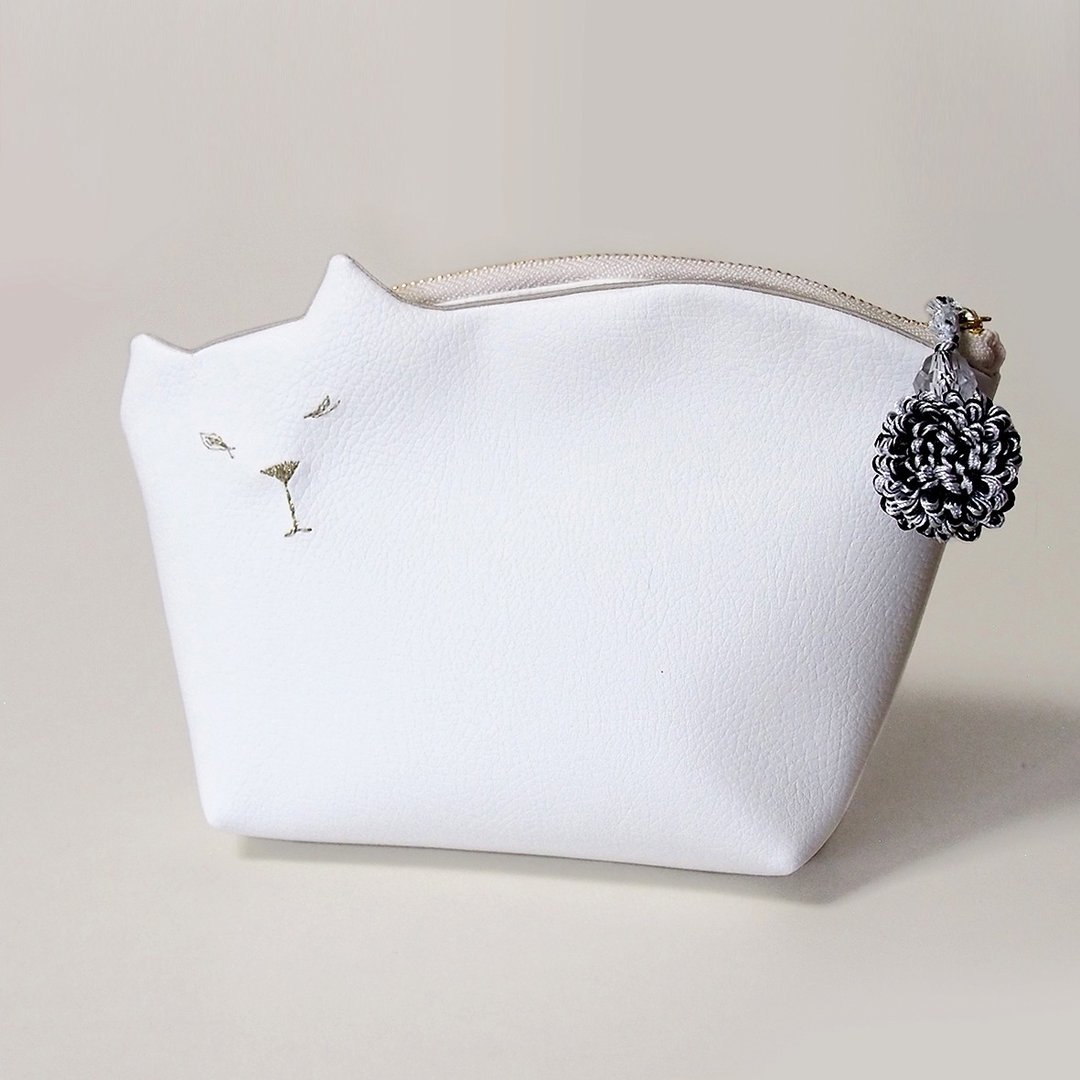 Koneko Pouch 009 pure-white [Made to Order] - 化妆包/杂物包 - 聚酯纤维 白色