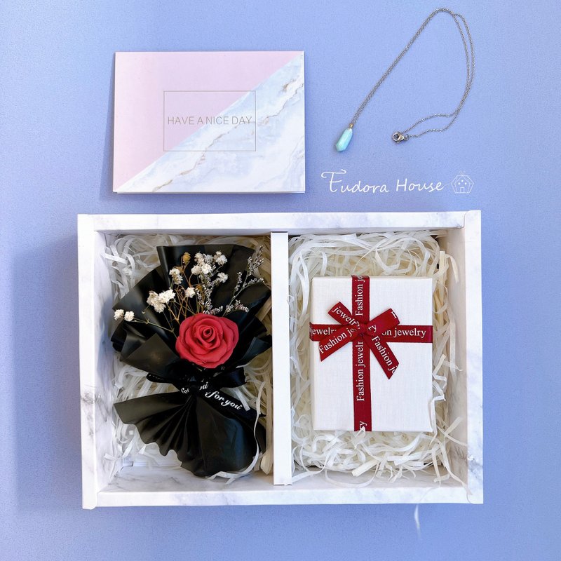 【毕业季・毕业花礼特辑】 仿真手作水晶项链、花束礼盒 - 摆饰 - 其他材质 