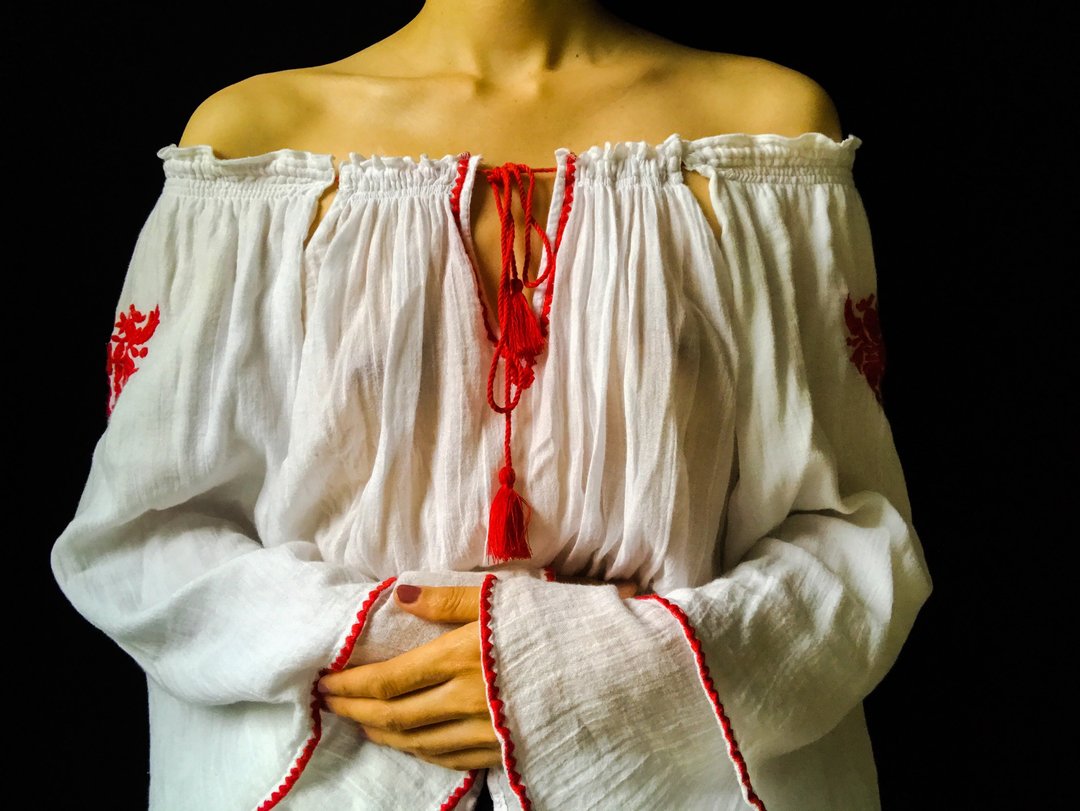 仙女刺绣长袖上衣/衬衫 - 女装上衣 - 棉．麻 白色