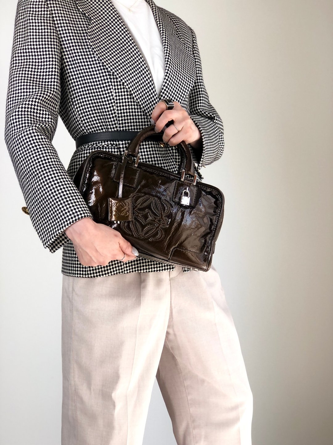 【日本直送 名牌中古包】LOEWE 罗威 手提包 棕色 Anagram 漆皮 Amazona 28 vintage 古董 j8tjia - 手提包/手提袋 - 真皮 咖啡色