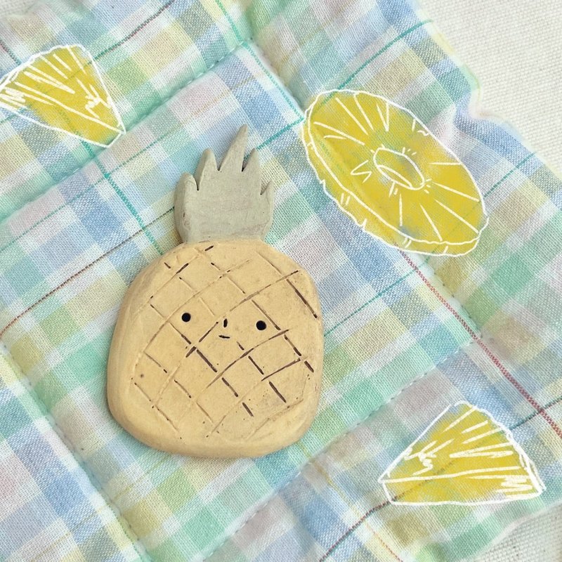 凤梨 陶瓷别针 brooch - 胸针 - 陶 