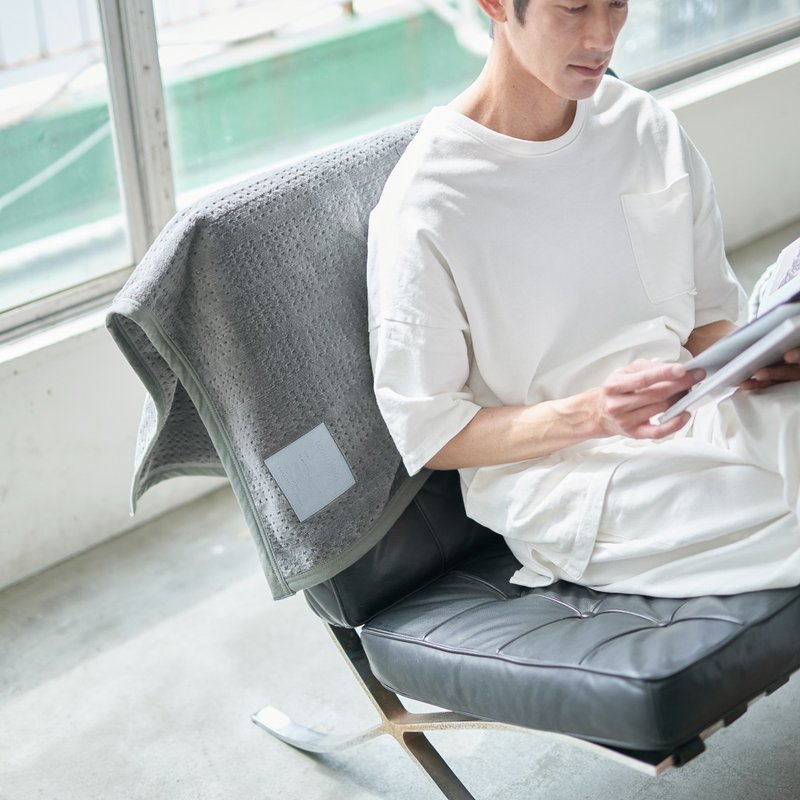 GRIS Gris Seal Woven Cotton Blanket, Throw Size, Cotton Blanket, Cool Bedroom Made of Natural Materials, Summer Market, Temperature Control - 被子/毛毯 - 棉．麻 灰色
