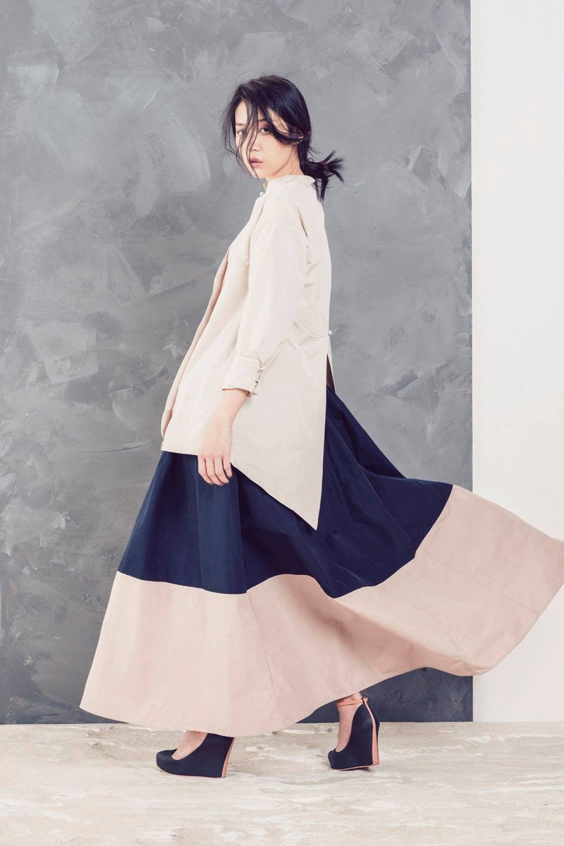 立领开衩衬衫(淡咖啡奶油) - 女装上衣 - 其他材质 卡其色