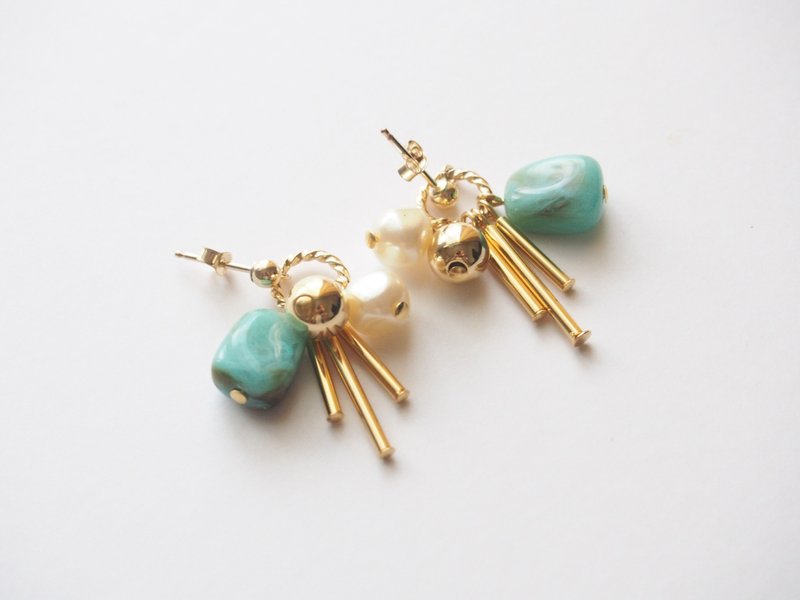 [14kgf] Gold Bar & acrylic earrings (turquoise) - 耳环/耳夹 - 压克力 绿色