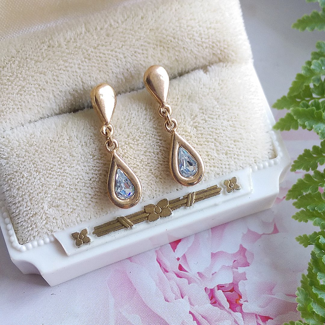 【西洋古董饰品 】AVON  Birthstone Teardrop系列-透明 针式耳环 - 耳环/耳夹 - 其他材质 粉红色