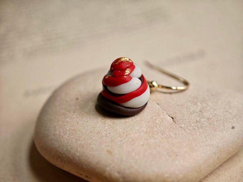 手作迷你金箔甜点耳环软陶耳环 (一对贩售) - 耳环/耳夹 - 陶 多色