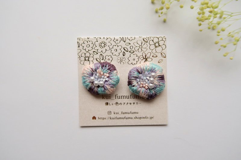 Embroidery earrings - 耳环/耳夹 - 绣线 紫色