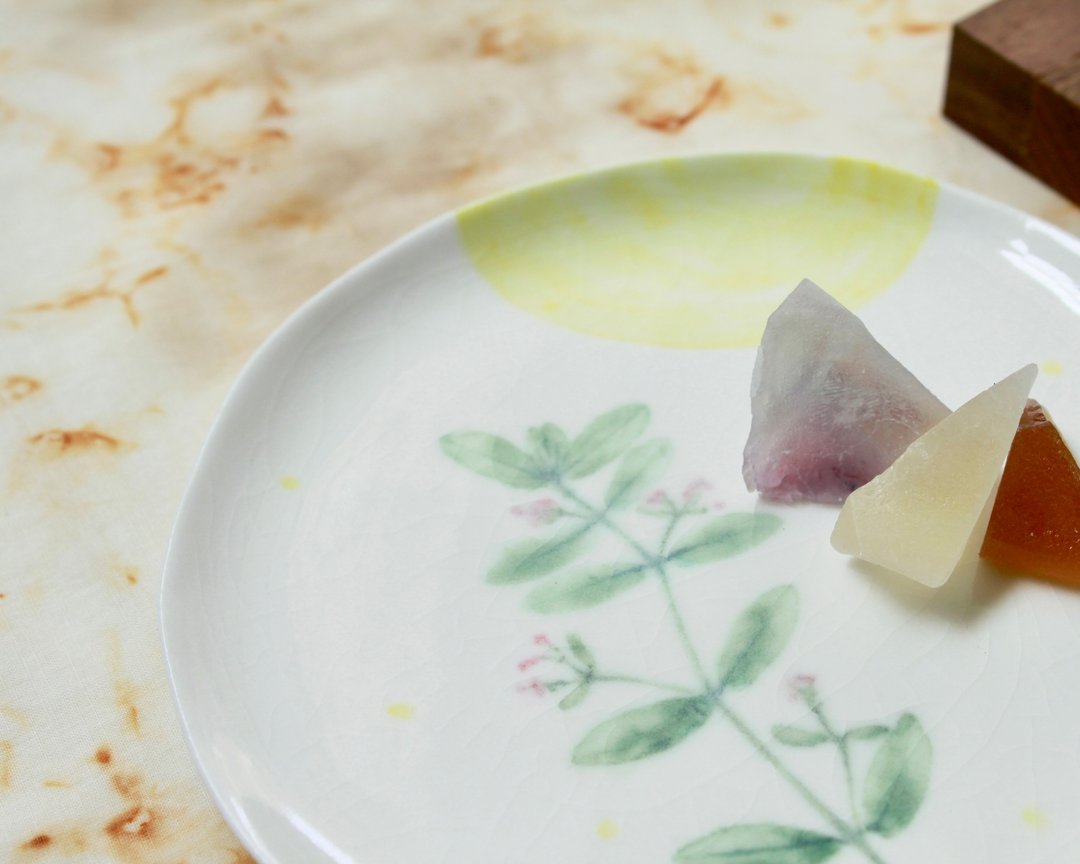 【礼盒】野草压印瓷盘+郁金香茶杯组合礼盒-红点花 - 其他 - 瓷 白色