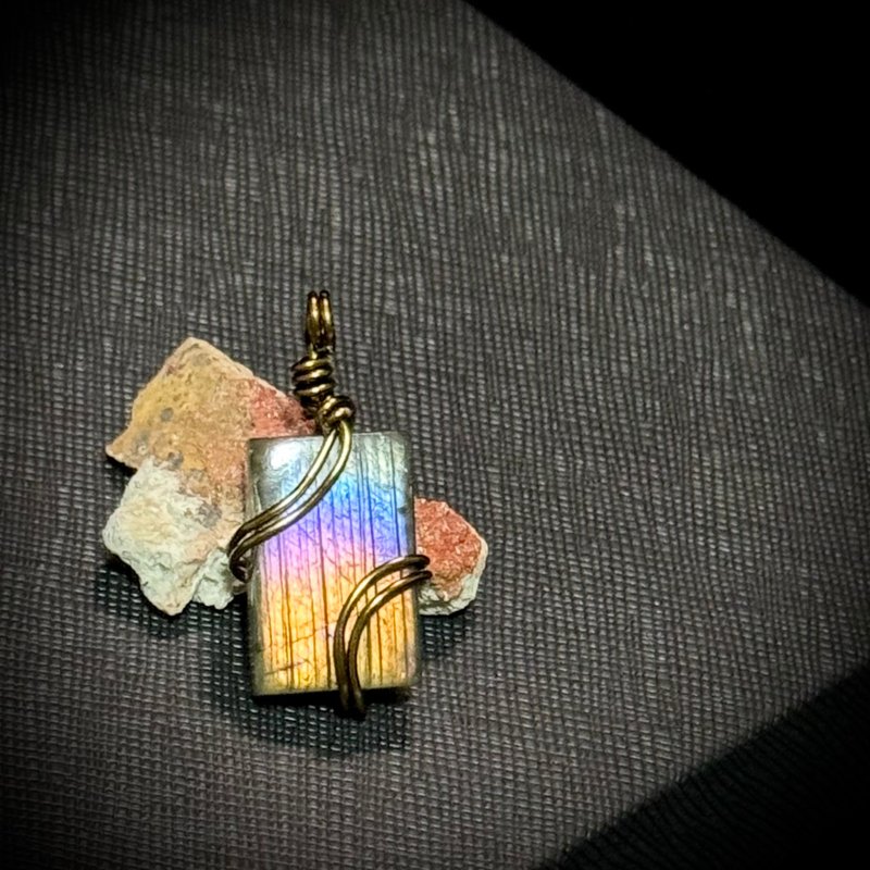 【流晖】 金属编织 拉长石项链 - 项链 - 水晶 