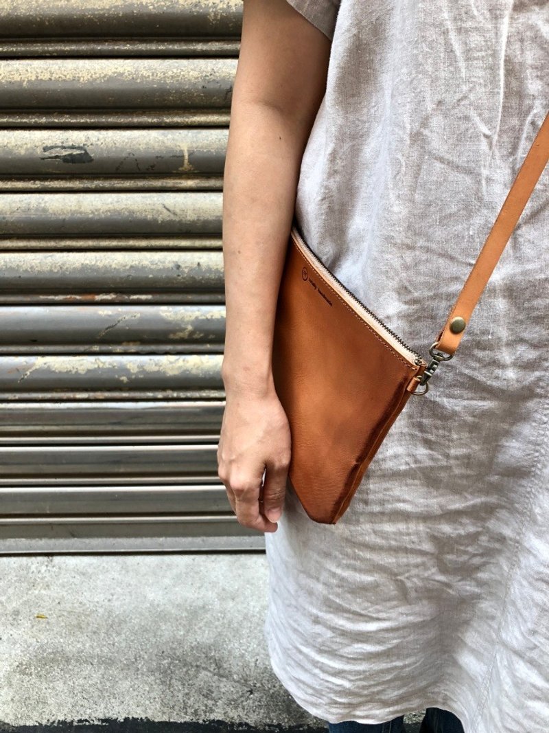 大好歪七扭八斜背包 /小废包  -植鞣牛革制- - 侧背包/斜挎包 - 真皮 咖啡色