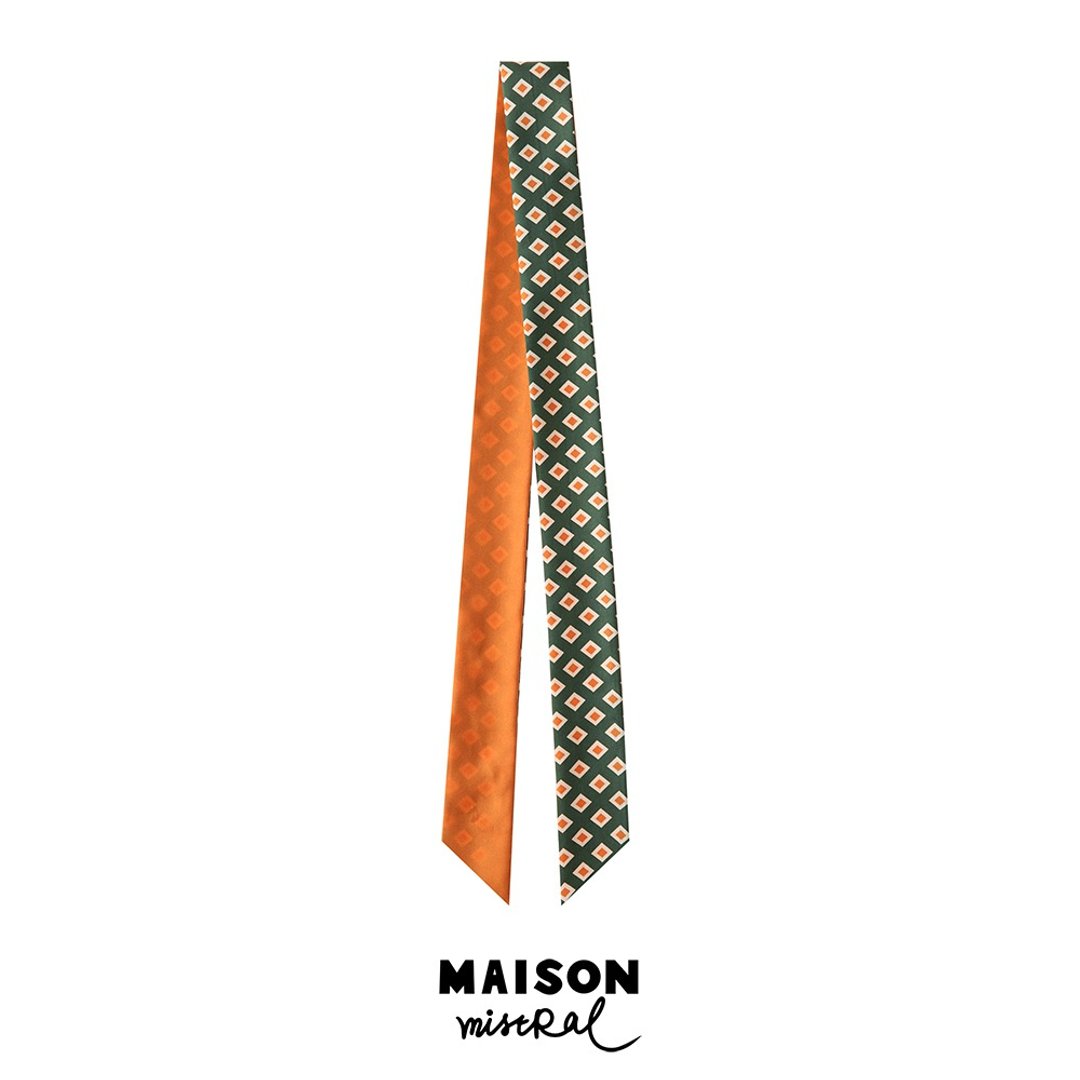 Maison Mistral 艺术家原创插画经典系列  橄榄绿真丝长丝巾绑包 - 丝巾 - 丝．绢 绿色