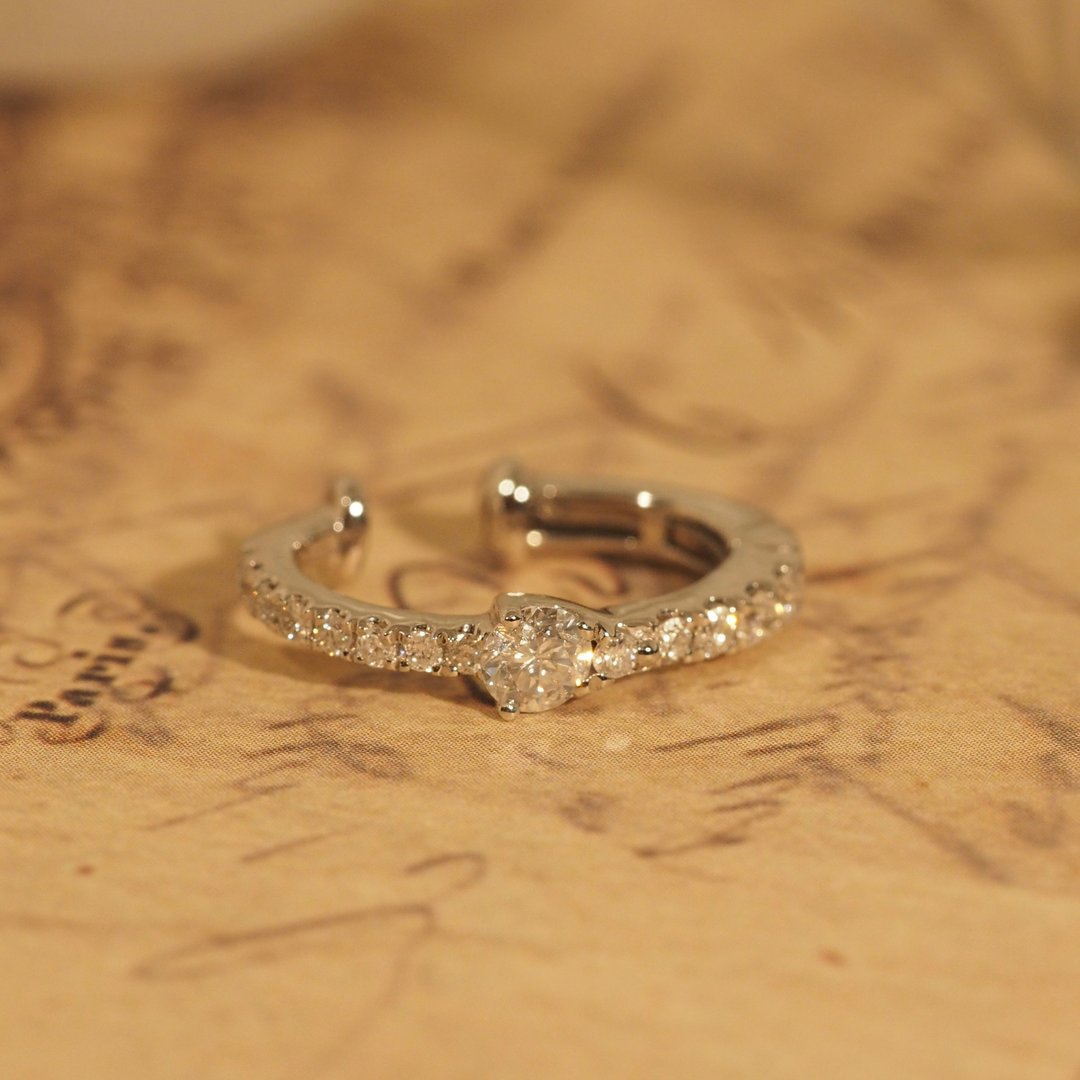 18K金钻石梨形耳夹 18K Gold Diamond Pear Ear Cuff - 耳环/耳夹 - 贵金属 