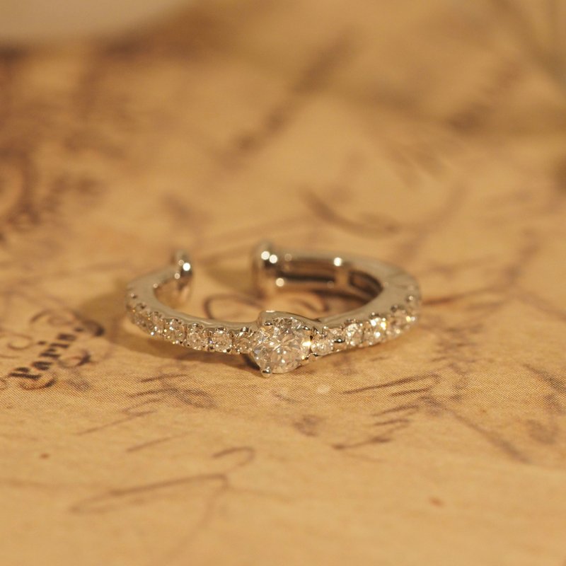 18K金钻石梨形耳夹 18K Gold Diamond Pear Ear Cuff - 耳环/耳夹 - 贵金属 