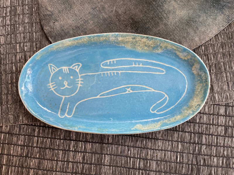 @studio_florero 小胖猫平盘 - 盘子/餐盘/盘架 - 陶 蓝色